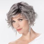 Perruque Romance Deluxe | Metallic grey Rooted