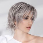 Perruque Fame Soft | Metallic Grey Rooted